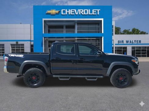Used 2021 Toyota Tacoma TRD Off-Road AWD/4WD image 7