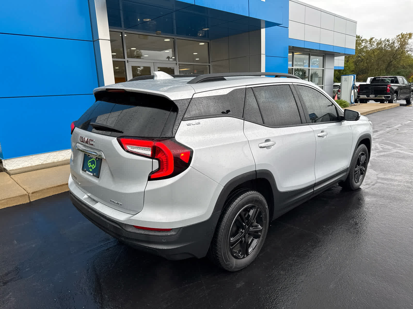 Certified 2022 GMC Terrain SLE w/ Driver Convenience Package AWD/4WD image 7