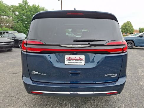 Used 2022 Chrysler Pacifica Limited w/ Uconnect Theater Family Group AWD/4WD image 10