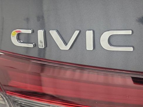 Certified 2025 Honda Civic Sport image 9