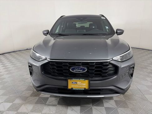 Certified 2025 Ford Escape ST-Line Select AWD/4WD image 2
