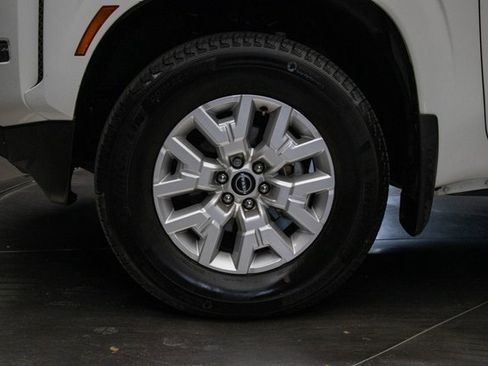 Used 2023 Nissan Frontier SV w/ SV Premium Package image 8