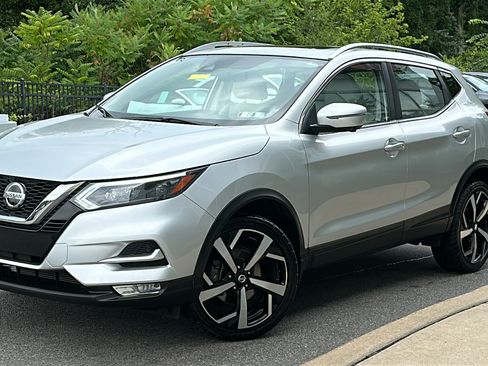 Used 2021 Nissan Rogue Sport SL w/ Premium Package AWD/4WD image 1