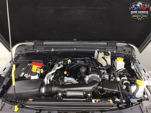 Used 2023 Jeep Gladiator Sport AWD/4WD image 20