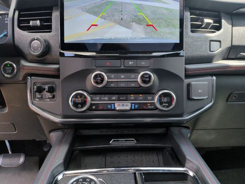 Used 2023 Ford Expedition Limited AWD/4WD image 29