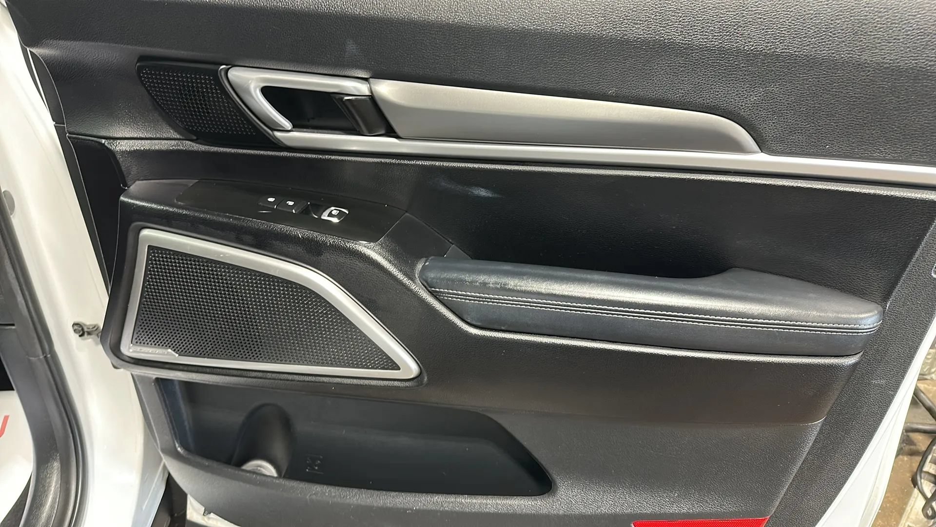 Used 2020 Kia Telluride S AWD/4WD image 23