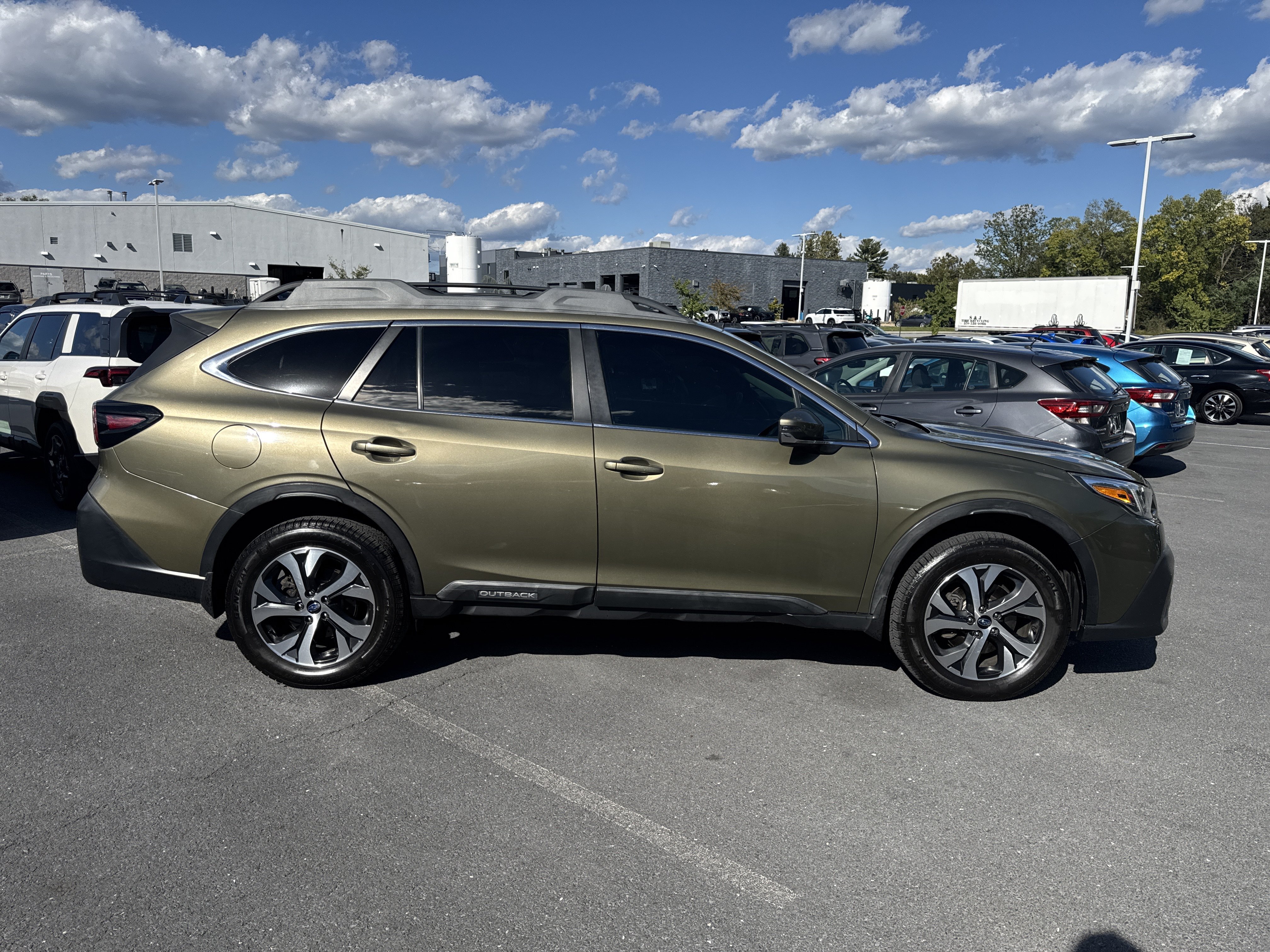 Used 2020 Subaru Outback Limited AWD/4WD image 32