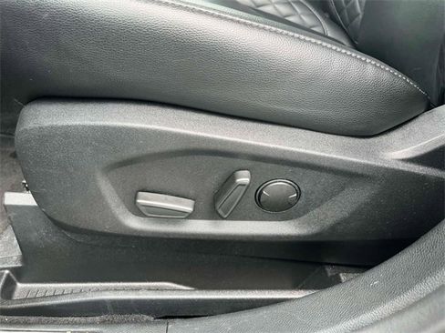 Used 2024 Ford Edge Titanium image 30