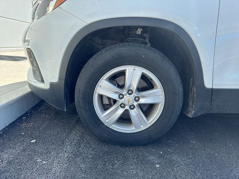 Used 2020 Chevrolet Trax LS w/ Tint and Cruise Package AWD/4WD image 6