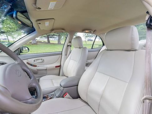 Used 1999 Oldsmobile Intrigue GLS FWD image 11