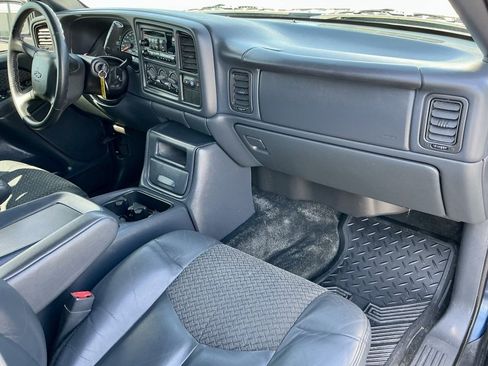 Used 2002 Chevrolet Avalanche 4x4 w/ Off-Road Suspension Pkg image 24