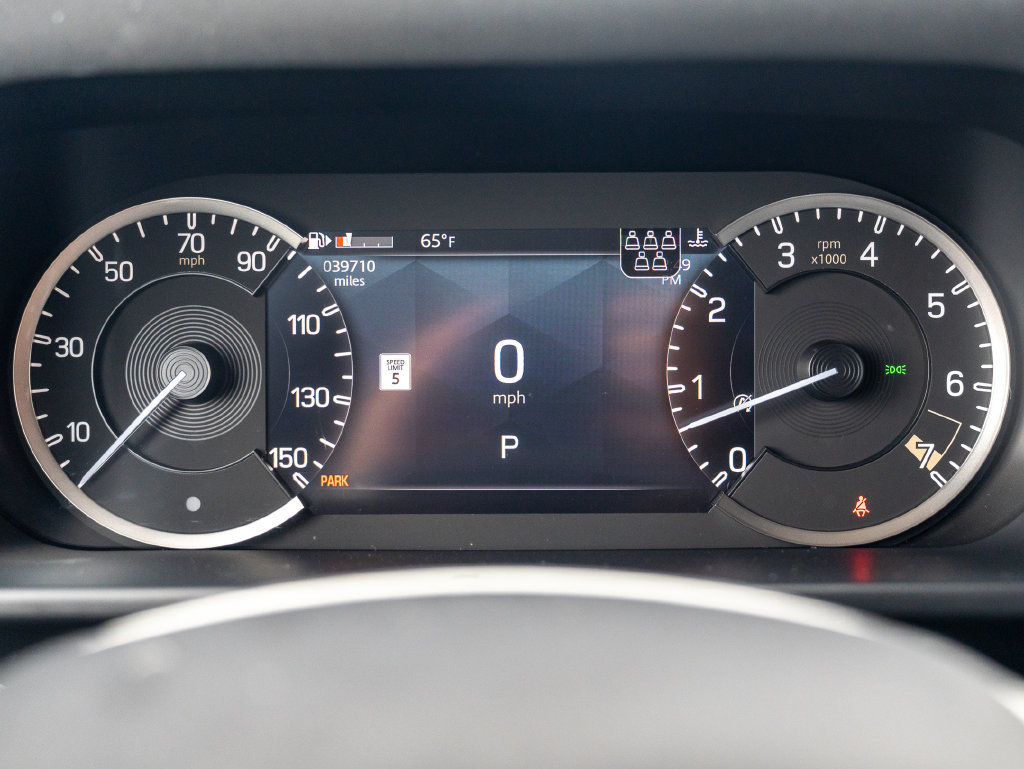 Used 2023 Land Rover Defender 110 SE AWD/4WD image 15