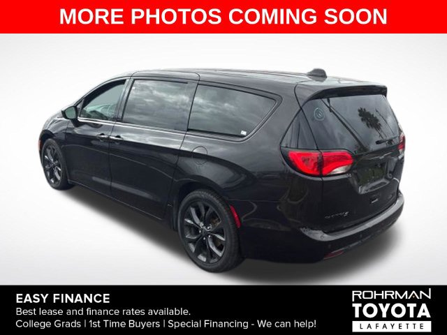 Used 2019 Chrysler Pacifica Touring Plus w/ S Appearance Package FWD image 3