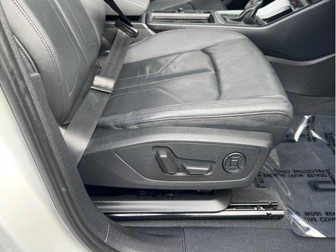 Used 2020 Audi Q3 2.0T Premium Plus w/ Premium Plus Package image 23