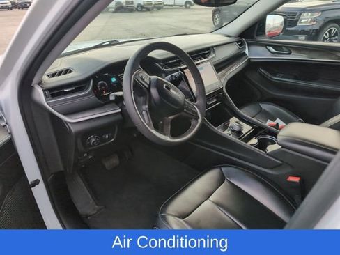 Used 2023 Jeep Grand Cherokee L Limited image 13