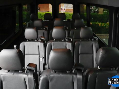 Used 2020 Mercedes-Benz Sprinter 2500 image 13
