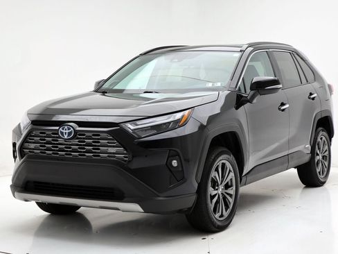 Used 2024 Toyota RAV4 Limited image 5