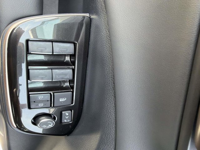 Certified 2025 Toyota Crown AWD/4WD image 8