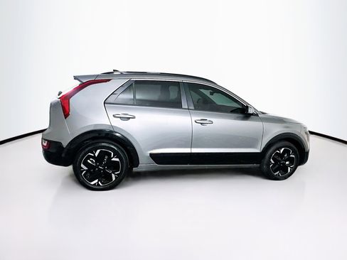 Used 2023 Kia Niro Wave image 10