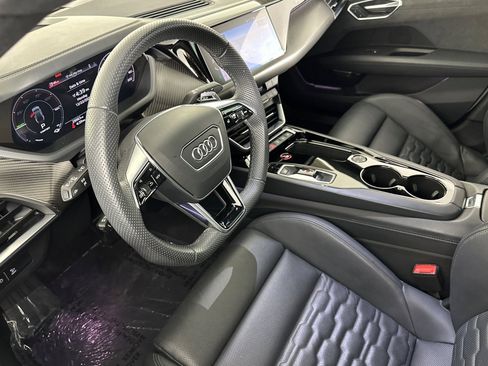 Used 2023 Audi e-tron GT Prestige w/ Prestige Package image 9