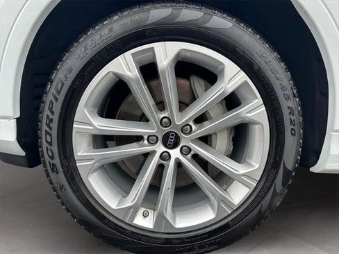 Certified 2025 Audi Q7 3.0T Premium Plus image 14