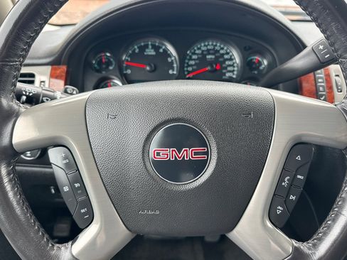 Used 2011 GMC Yukon SLT w/ SLT-2 Equipment Package image 32