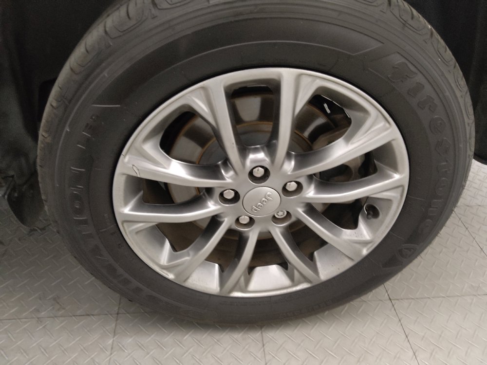 Used 2021 Jeep Cherokee Latitude Lux w/ Sun & Sound Group FWD image 31