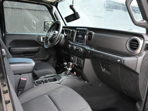 Used 2023 Jeep Wrangler Unlimited Sport AWD/4WD image 13