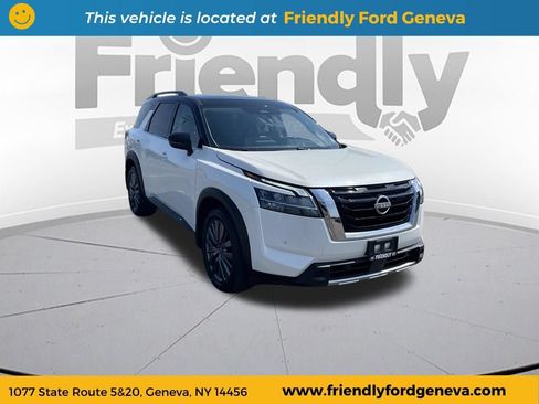 Used 2023 Nissan Pathfinder SL w/ SL Premium Package AWD/4WD image 3