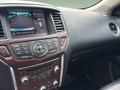 Used 2017 Nissan Pathfinder Platinum AWD/4WD image 38