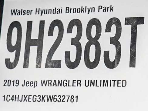 Used 2019 Jeep Wrangler Unlimited Sahara w/ Uconnect 4C Nav & Sound Group AWD/4WD image 29