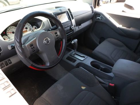 Used 2012 Nissan Frontier SV w/ Sport Appearance Pkg RWD image 11