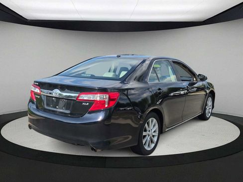 Used 2014 Toyota Camry XLE w/ Convenience Package FWD image 8