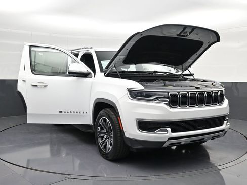 Used 2022 Jeep Wagoneer Series III image 34