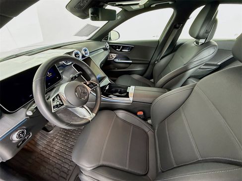 Used 2025 Mercedes-Benz C 300 4MATIC Sedan image 5