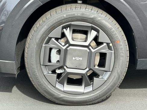 New 2026 Kia Carnival EX FWD image 35