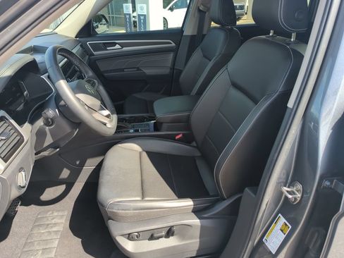 Used 2023 Volkswagen Atlas SE w/ Panoramic Sunroof Package FWD image 12