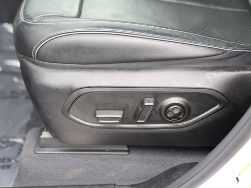 Used 2023 Jeep Grand Cherokee L Overland image 21