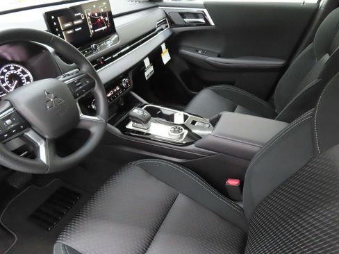 New 2026 Mitsubishi Outlander ES AWD/4WD image 20