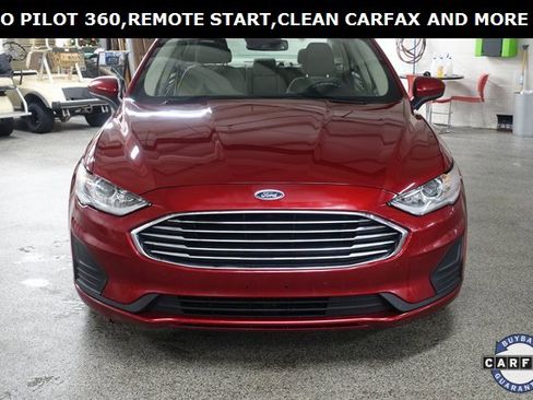 Used 2019 Ford Fusion SE image 2