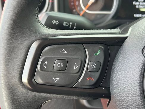 Used 2025 Jeep Wrangler Unlimited Rubicon AWD/4WD image 27