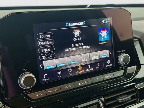 Used 2025 Nissan Pathfinder SV image 21