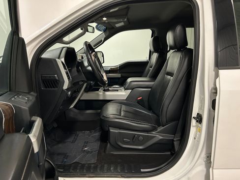 Used 2019 Ford F150 Lariat image 3