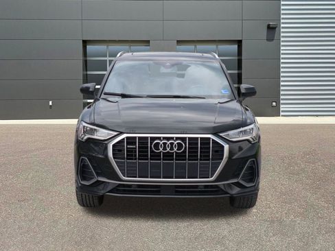 Used 2019 Audi Q3 2.0T Premium Plus w/ Premium Plus Package AWD/4WD image 2
