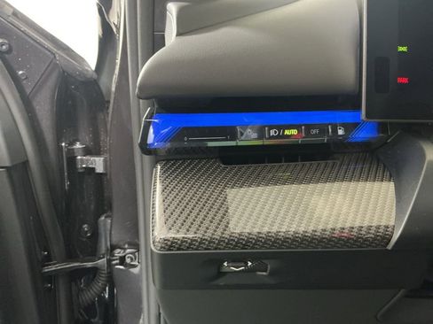 New 2026 BMW M5 Touring image 17