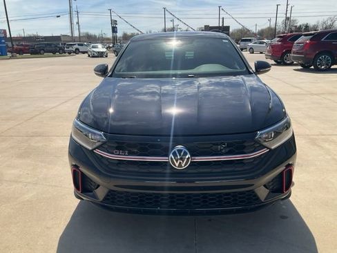 Used 2024 Volkswagen Jetta GLI Autobahn image 40