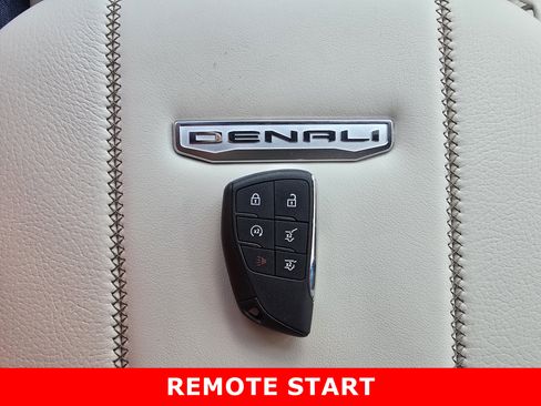 New 2026 GMC Yukon Denali w/ Denali Reserve Package AWD/4WD image 30