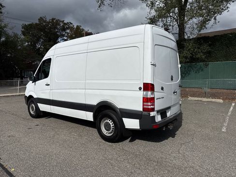 Used 2017 Mercedes-Benz Sprinter 2500 image 4