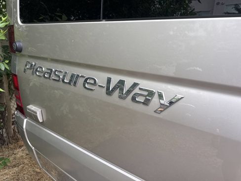 Used 2017 Mercedes-Benz Sprinter 3500 image 18