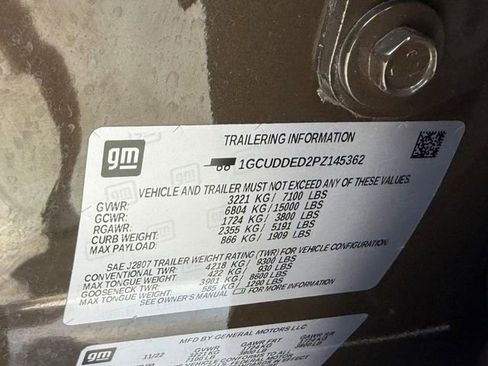 Used 2023 Chevrolet Silverado 1500 LT w/ Z71 Off-Road Package AWD/4WD image 23